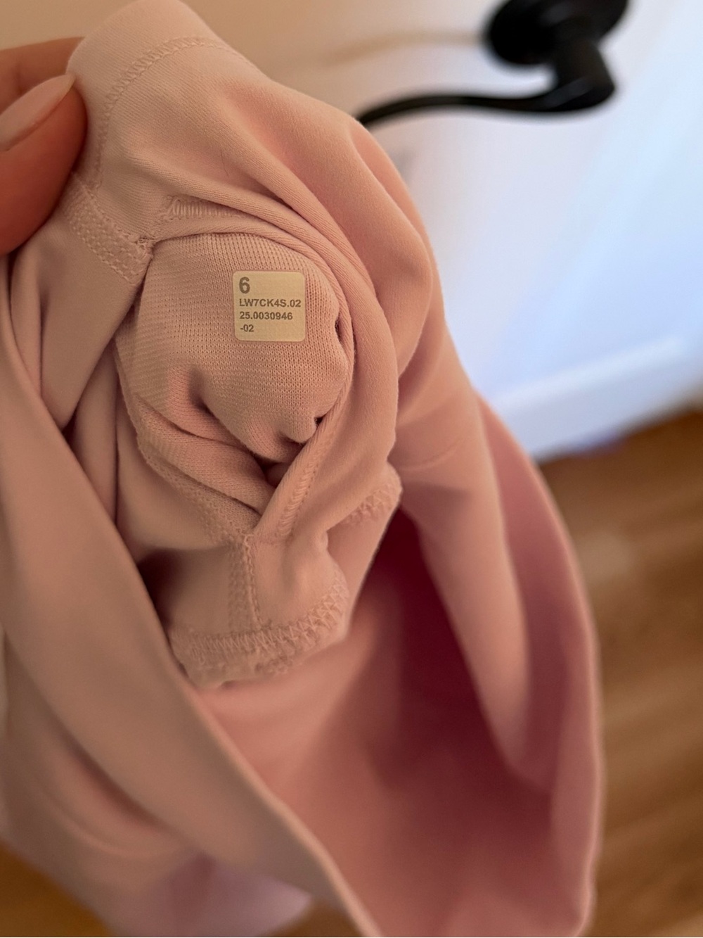 Lululemon Align High-Rise Light Pink Bike Shorts, Size 6 - Picture 5 of 5